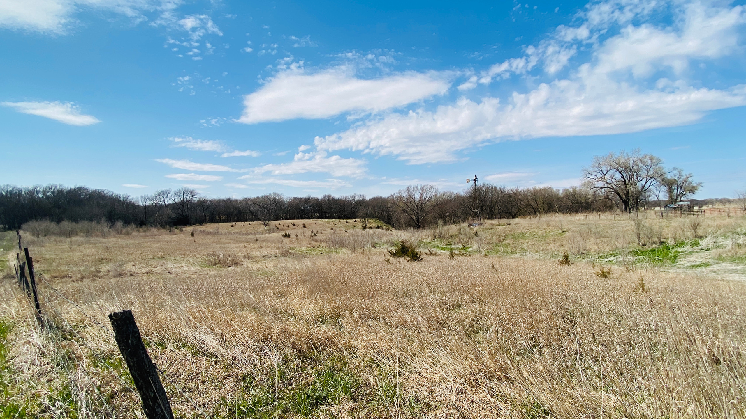 1333 W Rd Burr Oak, KS with 9 acres
