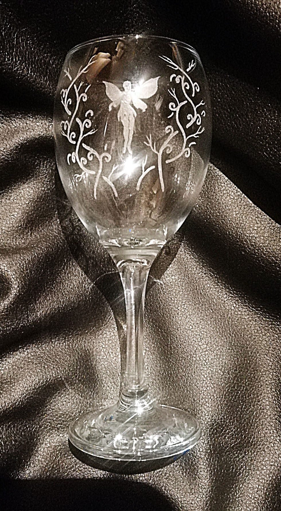 Thumbnail: Fairy and vines wine glass