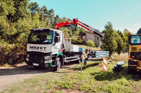 Grutage en Ardèche ; grutage Aubenas ; livraison de matériaux Aubenas ; levage Ardèche 