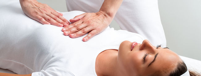 Wisdomfire Alternative Holistic Reiki Therapy Healing Treatment female client reduce stress