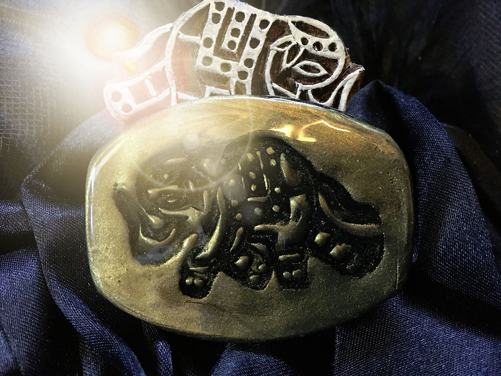 Thumbnail: Golden Elephant Pin