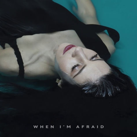 MARINA estrena el video de Superstar, lo nuevo de LOVE+FEAR