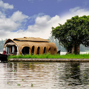 Houseboat Experience at Alappuzha
