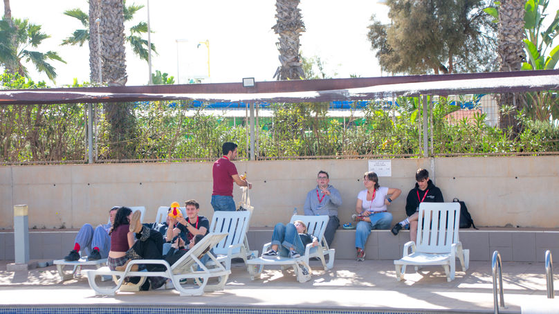 Piscina en albergue para grupos en Murcia. Albergue en San Pedro del Pinatar.