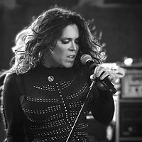 10.11.2023 vystoupí v O2 universum drsná, nezaměnitelná a jedinečná Beth Hart!