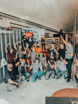 Fabio Zahnd und das Team von Yellowcamper