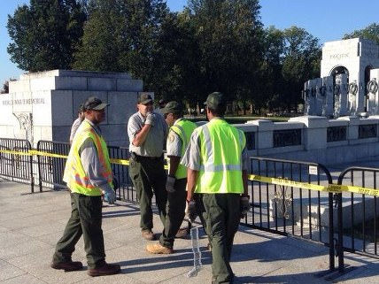 Workers Attempt To Block Off WWII Memorial Again (UPDATE: Vets Back In)