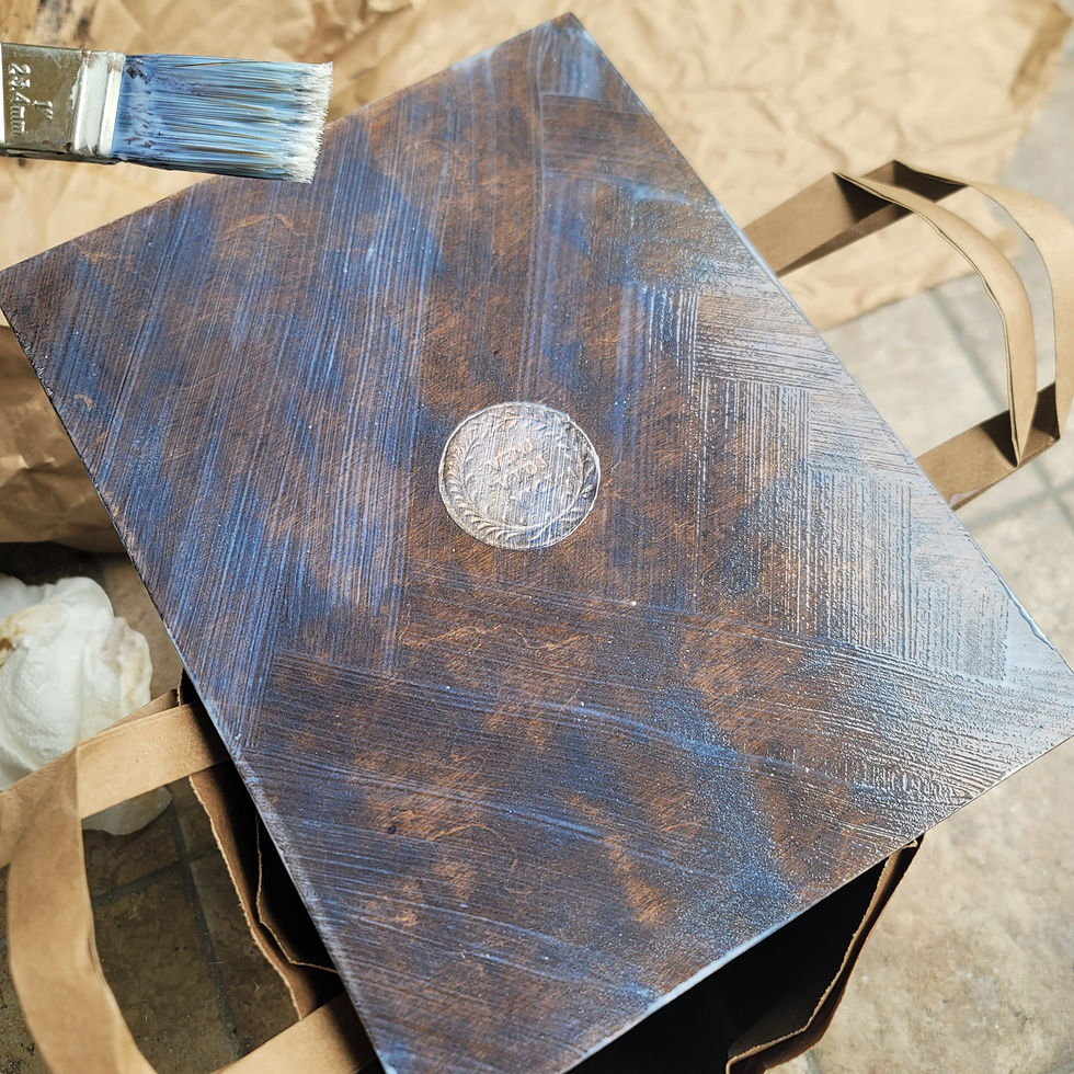 Textured varnish for style