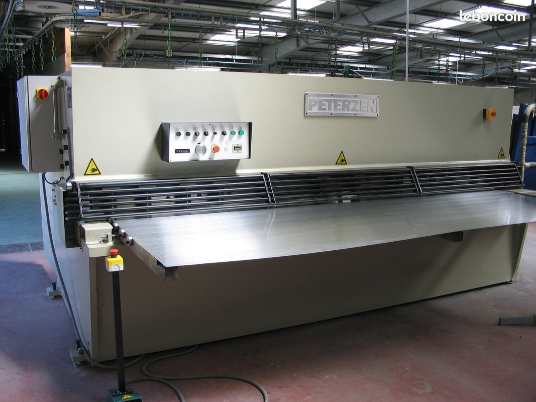 Cisaille-guillotine PETERZEN 3200x6 d'occasion