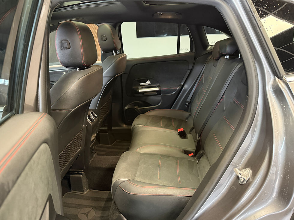 Miniature : MERCEDES GLA 200D 150 CV PACK AMG TOIT OUVRANT