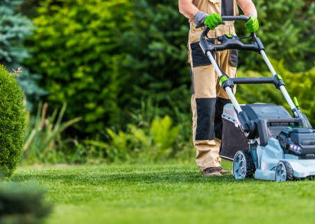 5 Key Benefits of Hiring a Professional Lawn Mowing Service