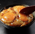 【悪魔の夜食】SNSで大絶賛!フライパン1つでできる「目玉焼き丼」を最高に美味しくする禁断のタレ