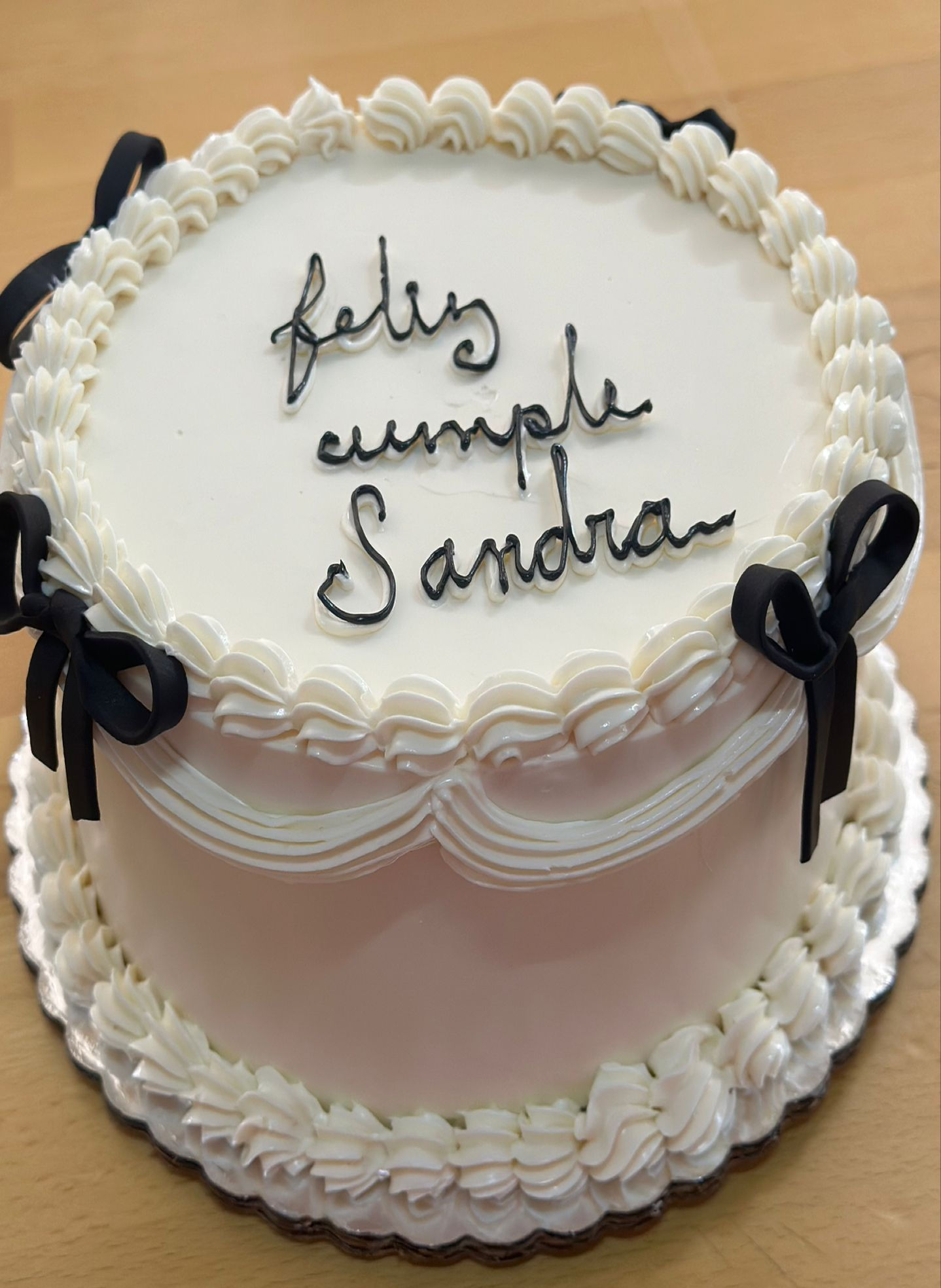 Customizable cake - serves 10 