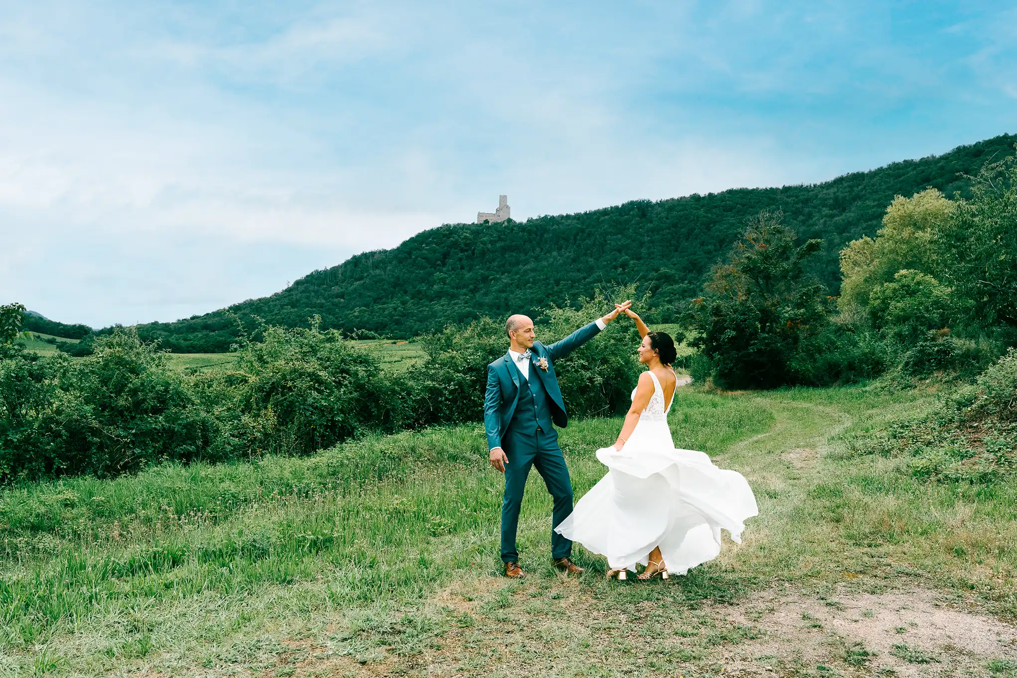 Un couple de mariés
