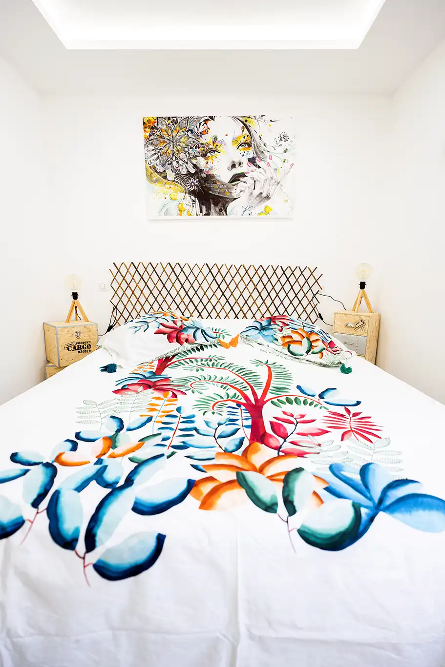 Photo immobilière montrant un lit dans une chambre