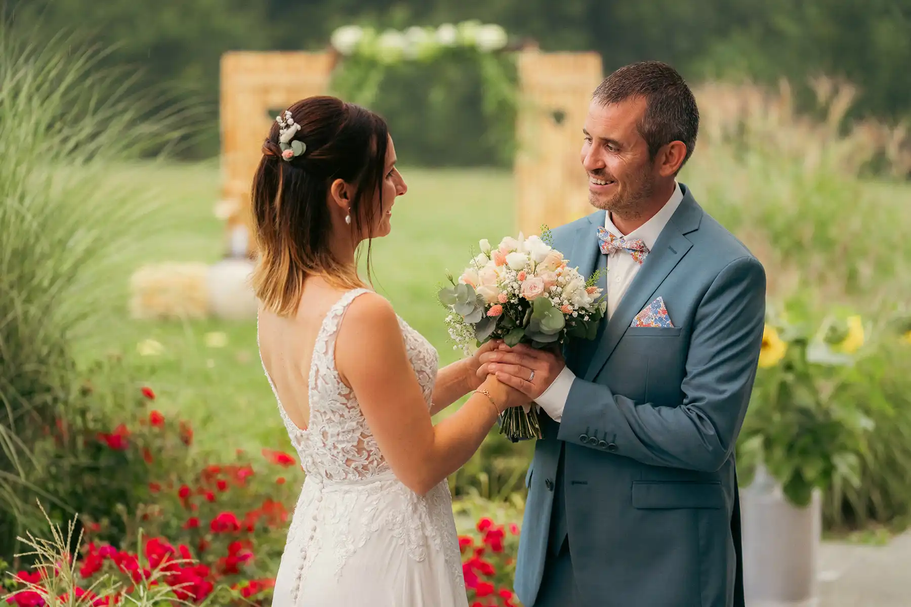 Un couple de mariés