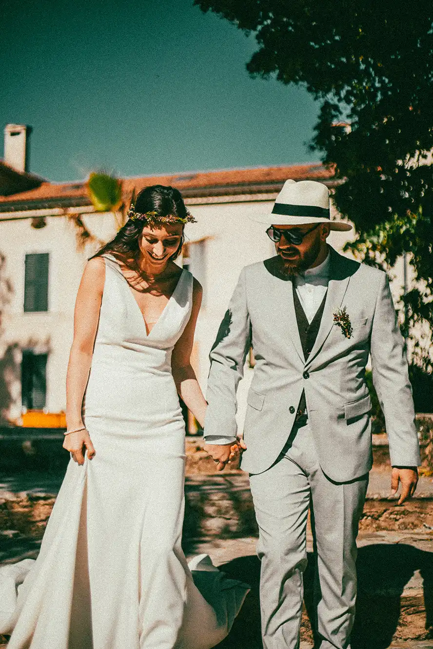 Un couple de mariés