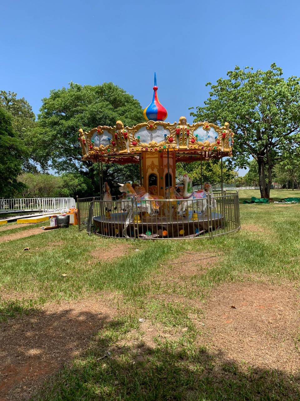 Carrossel - Brinquedo Parque de Diversões