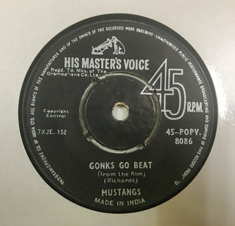 Mustangs Vinyl Record EP 45 rpm - English Songs - His Maters's Voice 45-POPY8086