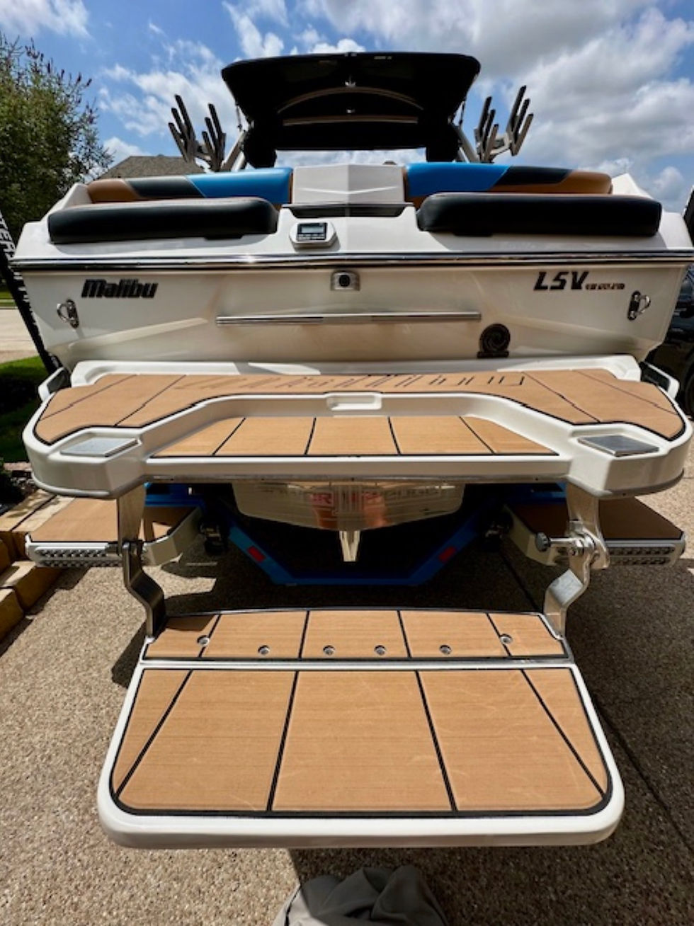 Thumbnail: 2019 Malibu 23 LSV