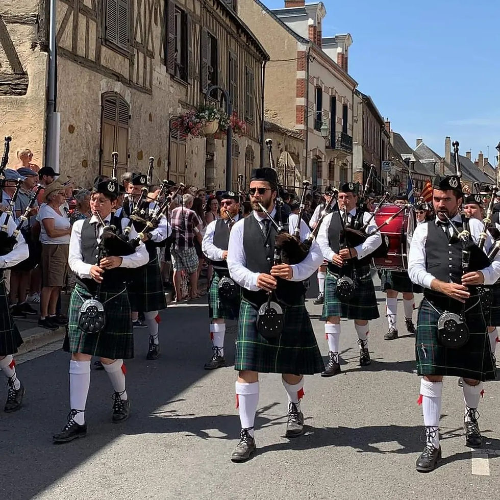 Défilé à Aubigny-sur-Nère