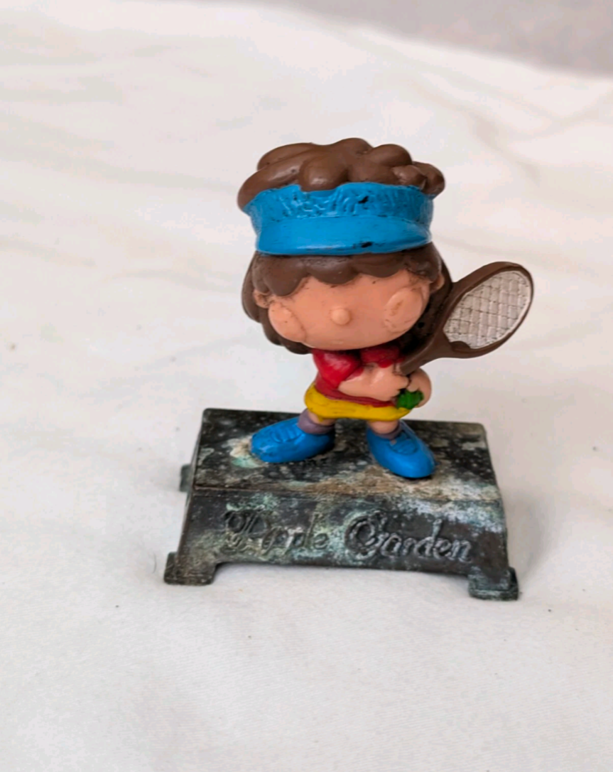 APPLE GARDEN plastic statue w/ box 1984 vtg Tennis Player w/ pencil sharpner