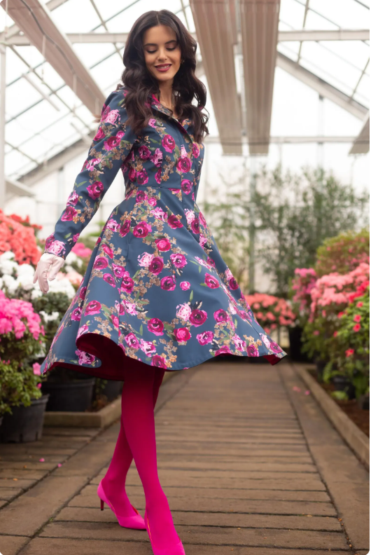 Gül desenli madam yağmurluğu