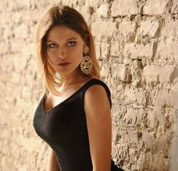 Gigi Star 01