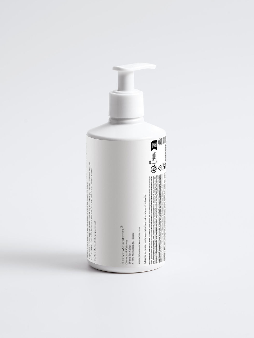 Thumbnail: MIRAGE D'UN SOIR Face and Body Cleanser