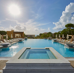 Now Boarding-Griekenland-The Westin Resort Costa Navarino-Westin Pool (2)-min.jpeg