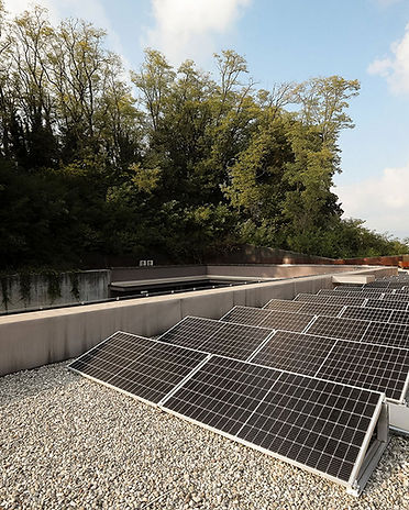 Slim base mounting solution on flat roof in Slovenia