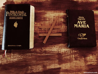 A diferença entre a Bíblia católica e protestante
