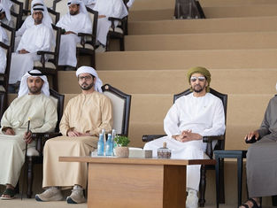 سموّ الشيخ حمدان بن زايد يتوج الفائزين بمزاينة الإبل في مهرجان الظفرة