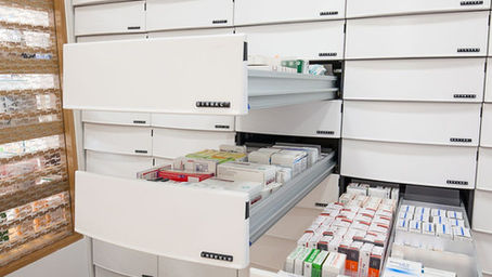 Cómo elegir las mejores cajoneras para medicamentos en tu farmacia
