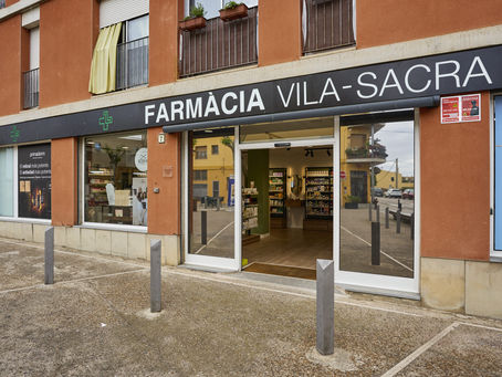 Disseny de façanes de farmàcies a Lleida: crea una primera impressió que inspiri confiança