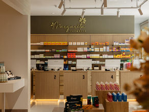 Personalización del mobiliario en farmacias: materiales, colores y usos