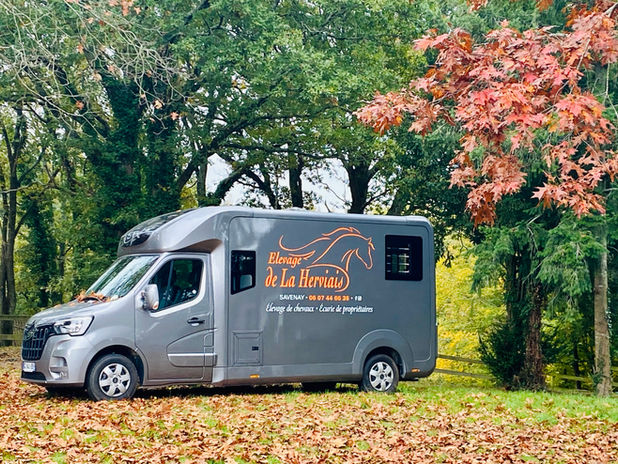 Camion pour chevaux location