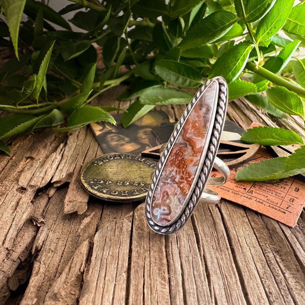 Thumbnail: Crazy Lace Agate Talon Ring
