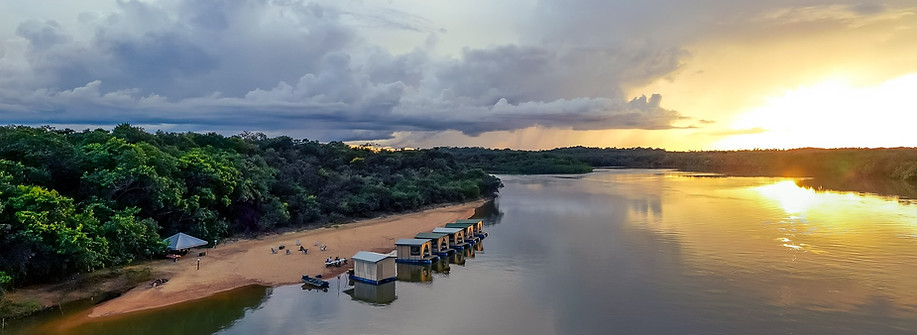 The floating camp as the evening falls