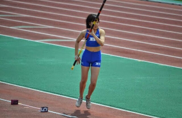 女子棒高跳