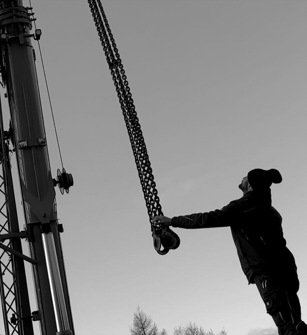 Screenshot 2025-02-15 at 16.03_edited.jpg