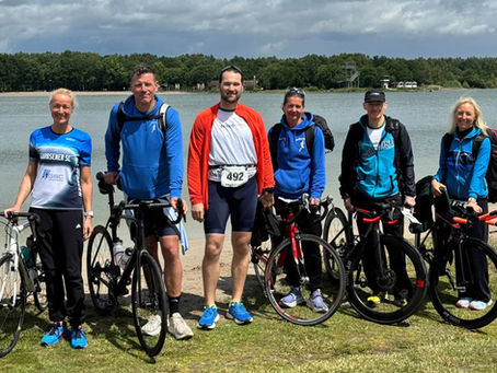 Regen, Wind und jede Menge Kampfgeist: GSC-Triathleten meistern den Tankumsee-Triathlon