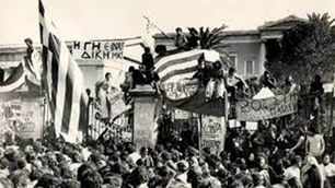 «Εδώ Πολυτεχνείο, εδώ Πολυτεχνείο!»: 48 χρόνια από την εξέγερση της 17ης του Νοέμβρη