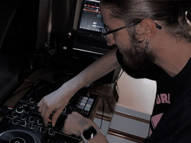 Guest DJ: DK666