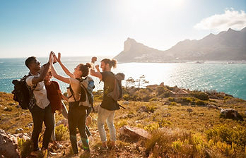 more-groups-on-cliff-over-ocean.jpg