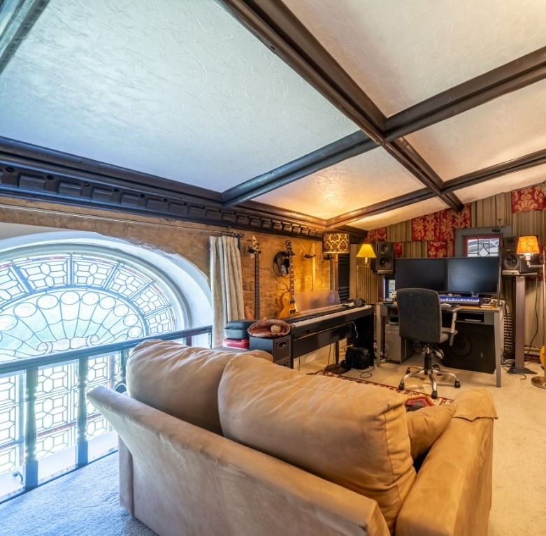 Church House Hut Studio