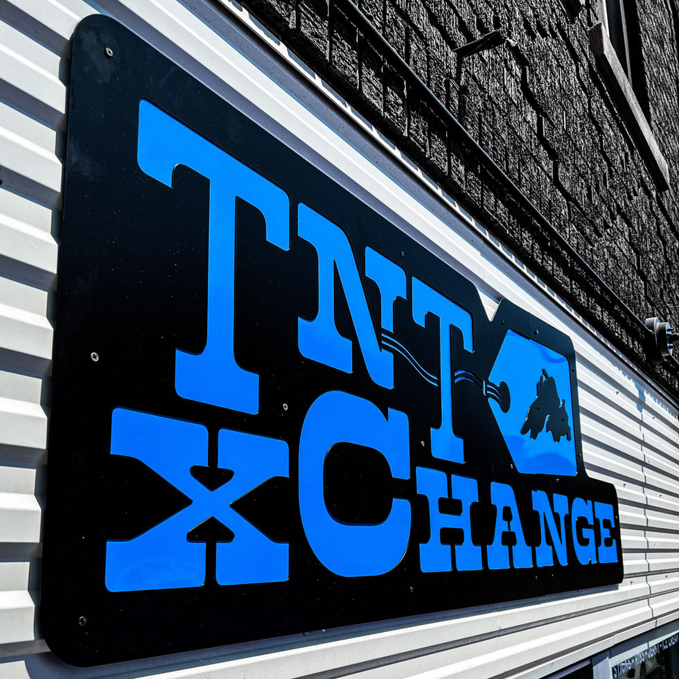 TNT_XCHANGE_SIGNAGE_04