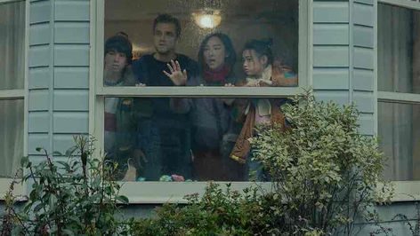 Netflix divulga trailer de A Última Casa, estrelado por Wagner Moura e Greta Lee, que estreia em 7 de agosto