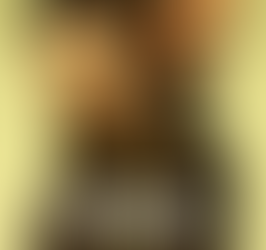 Pôster oficial da série brasileira "Impuros" para a 6ª temporada, destacando os atores Lorena Comparato, Rui Ricardo Diaz e Raphael Logam em um fundo verde-azeitona. O texto diz "Impuros", "NOVA TEMPORADA 1 de maio" e exibe os logotipos do Hulu e Disney+. No canto superior direito, o ícone de classificação "A16".