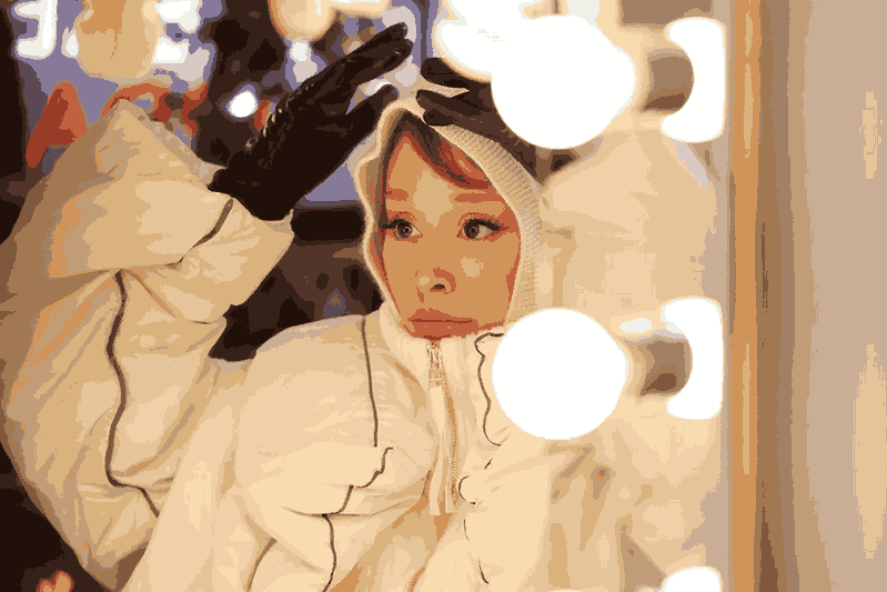 SATURDAY NIGHT LIVE ENCERRA O ANO COMAS PARTICIPAÇÕES ESPECIAIS DE ARIANA GRANDE E CHER